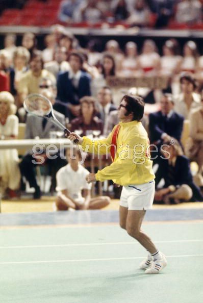 September 20, 1973: Billie Jean King Defeated Bobby Riggs in the “Battle of  the Sexes” Tennis Match - Lifetime